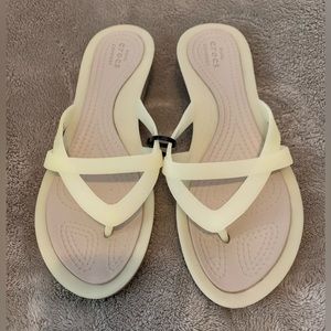 NWOT Crocs 204773 Isabella Print Wedge Flip Flop Thong Shoes Womens Sz 7 Oyster